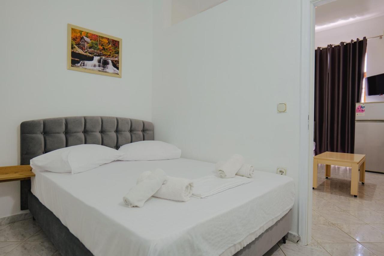 Hotel Casamia Саранда Екстер'єр фото