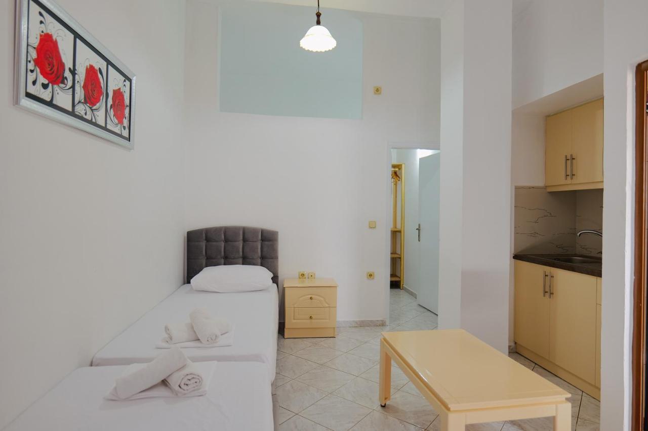 Hotel Casamia Саранда Екстер'єр фото
